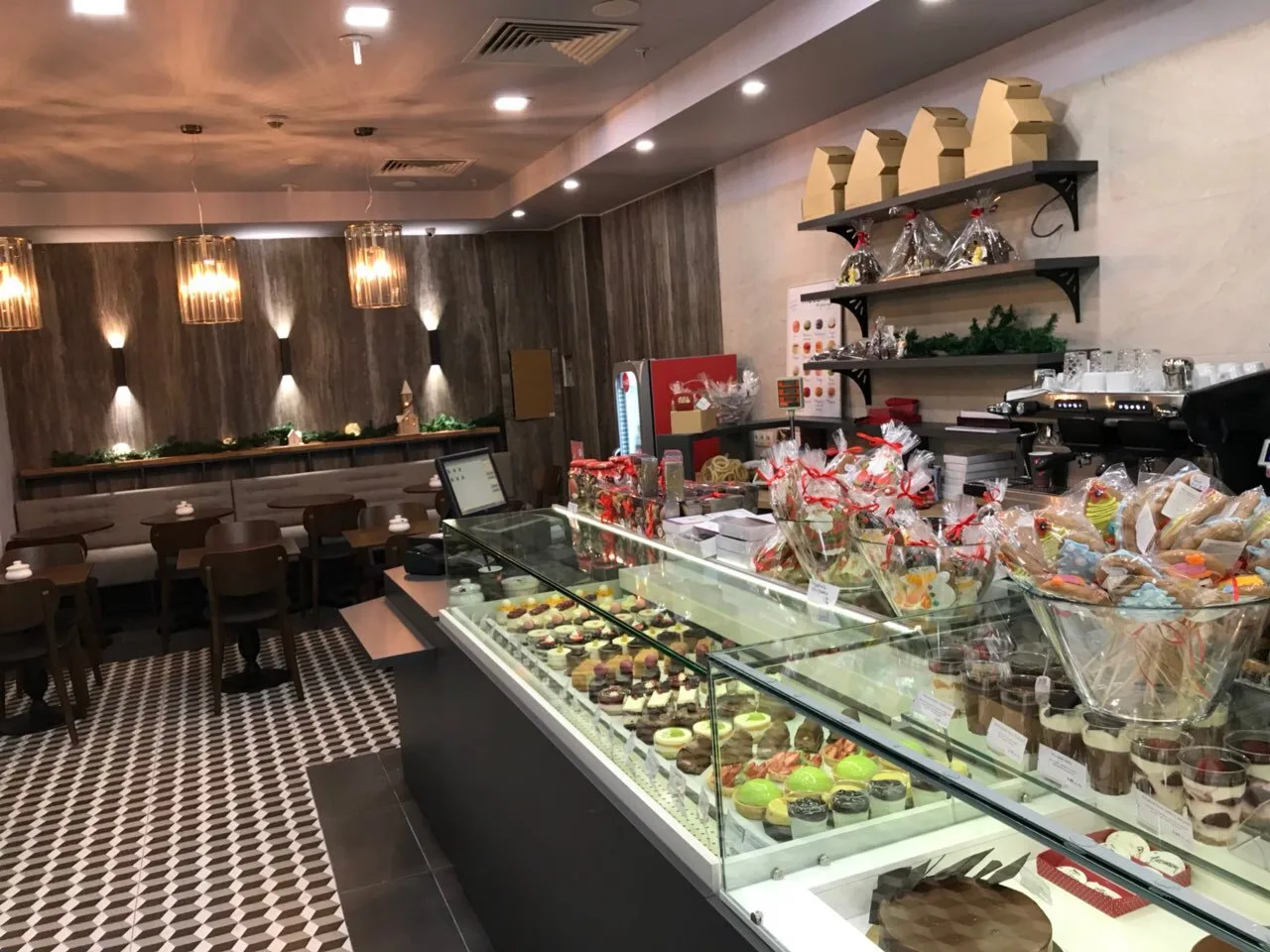 100 Grama Sladki - Serdika Center