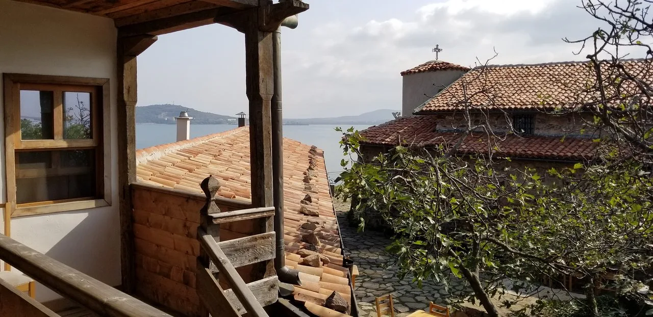 "100 Years Ago" Restaurant