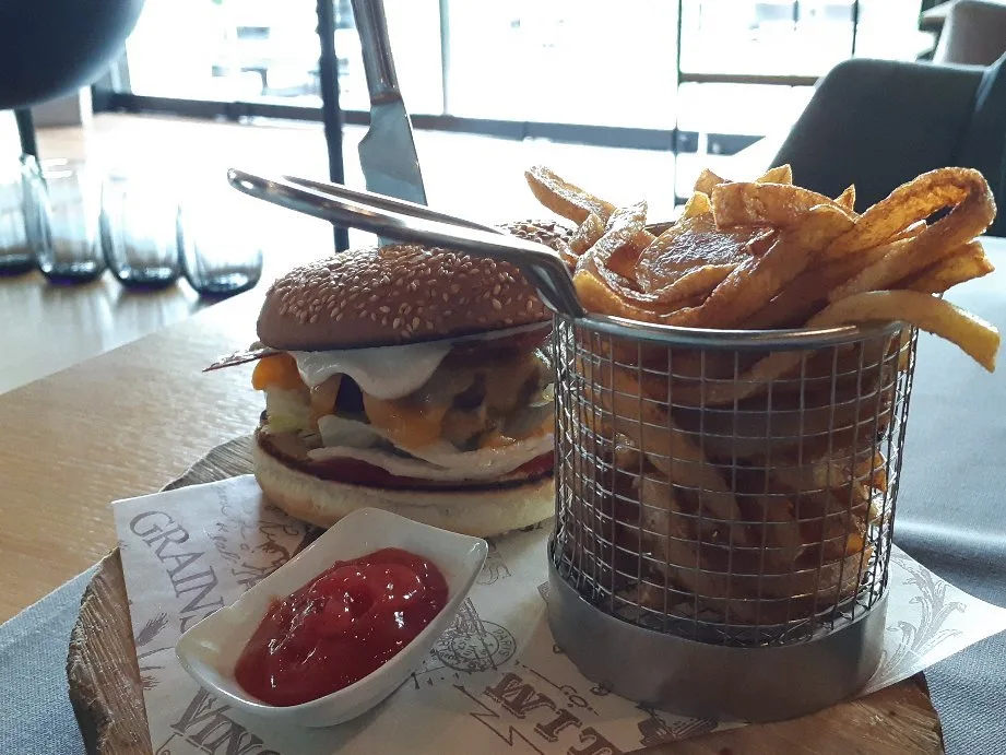 101 Bar & Dinner