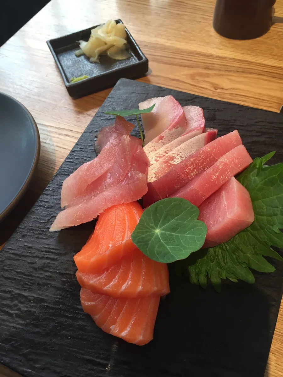 Akikos Restaurant & Sushi Bar