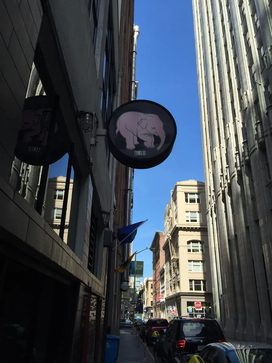 Alibi Restaurant and Lounge