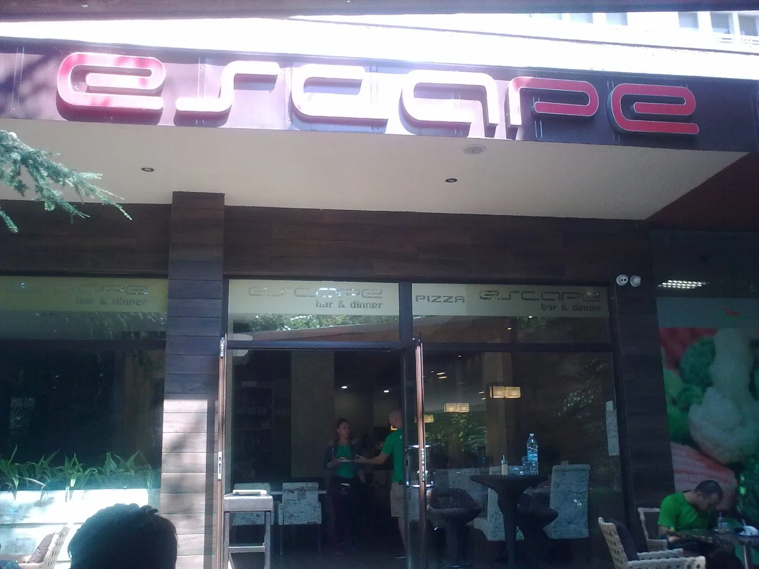 Bar & Dinner Escape