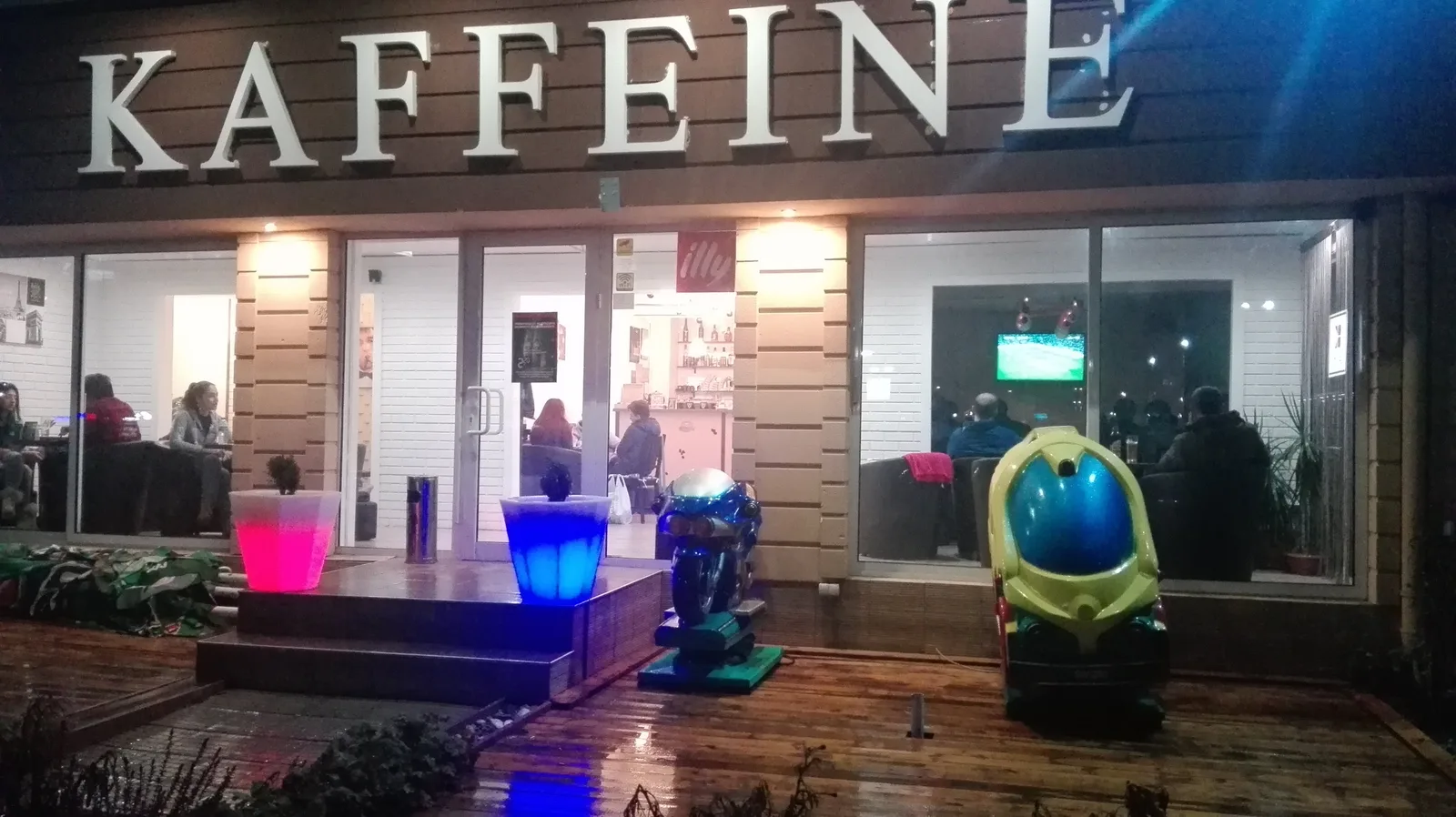 Cafe & Bar Kaffeine