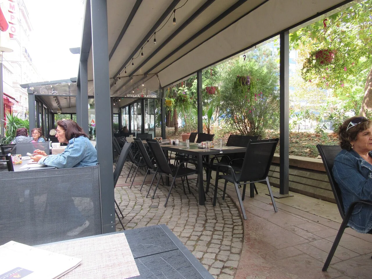 Centralb Club & Restaurant