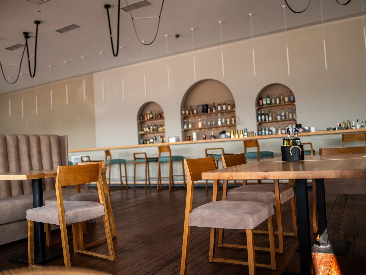 Elan Bar Restaurant