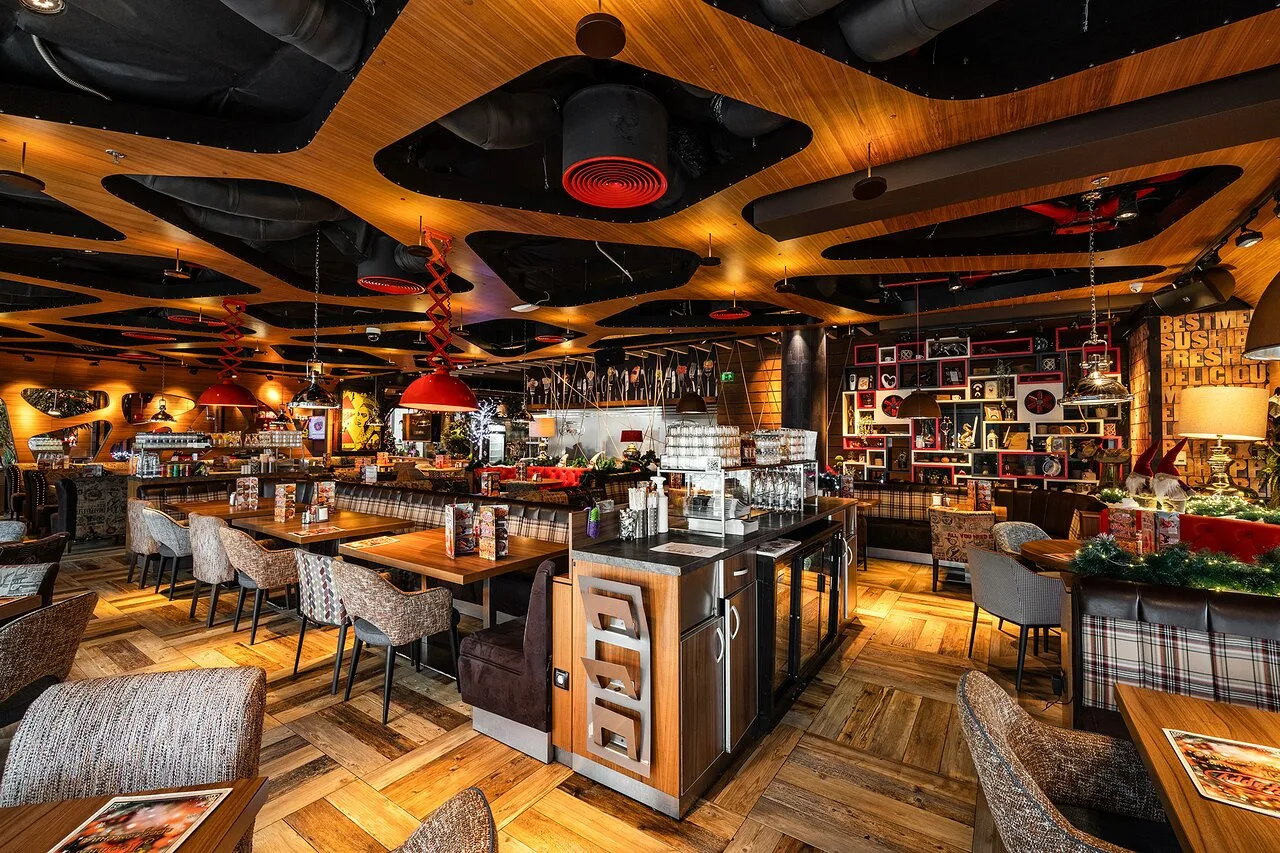 Happy Bar & Grill