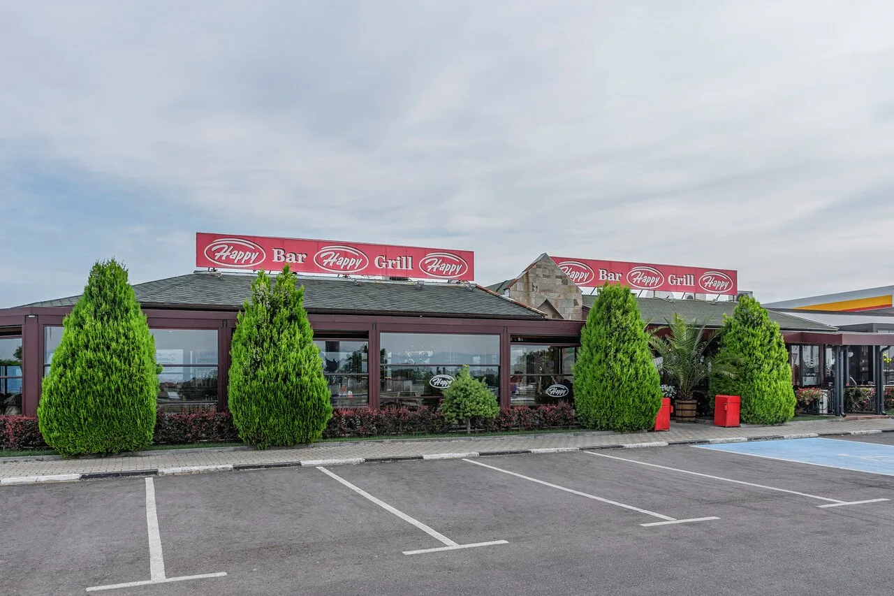 Happy Bar & Grill Shell North