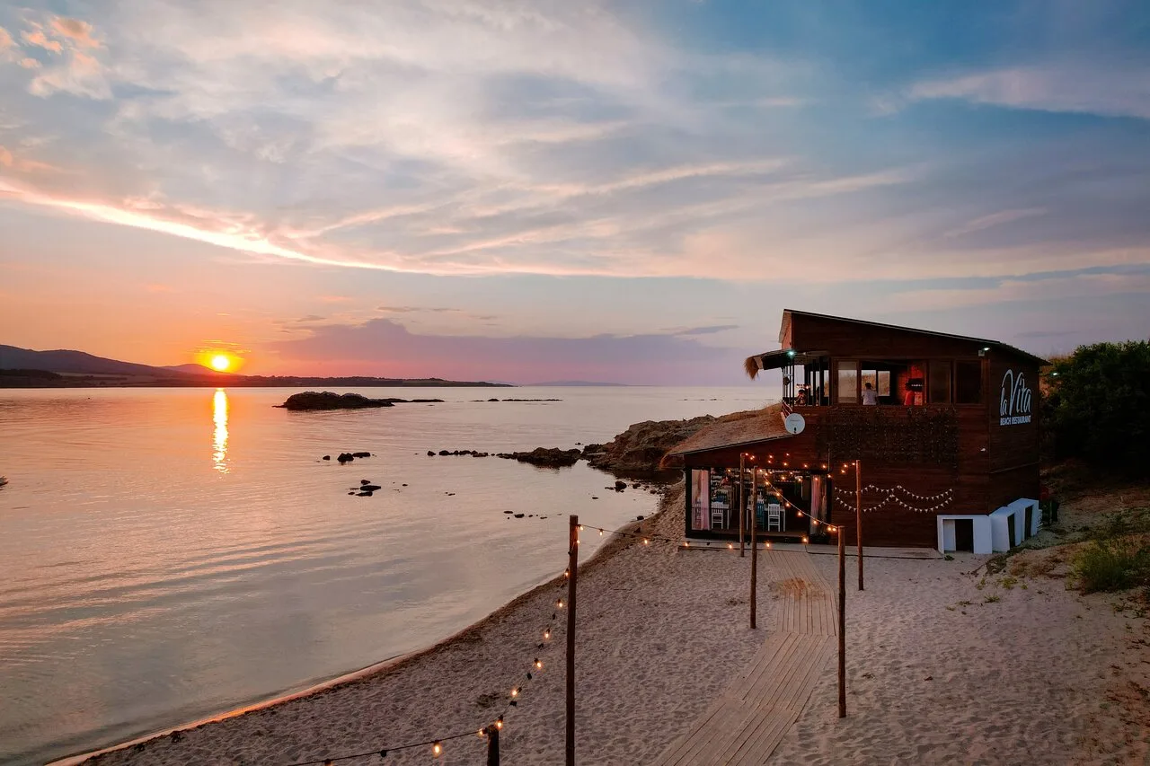 La Vita Beach Restaurant