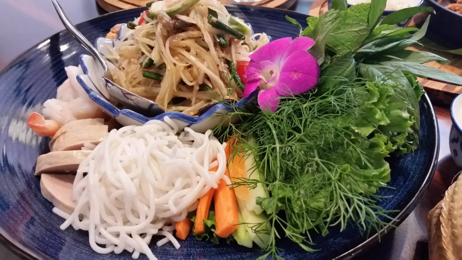 Lao Table