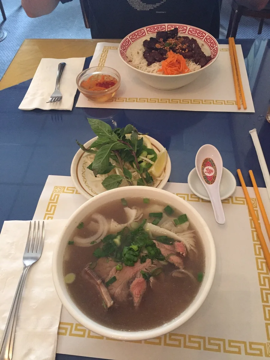 Mai's Vienamese Resturant