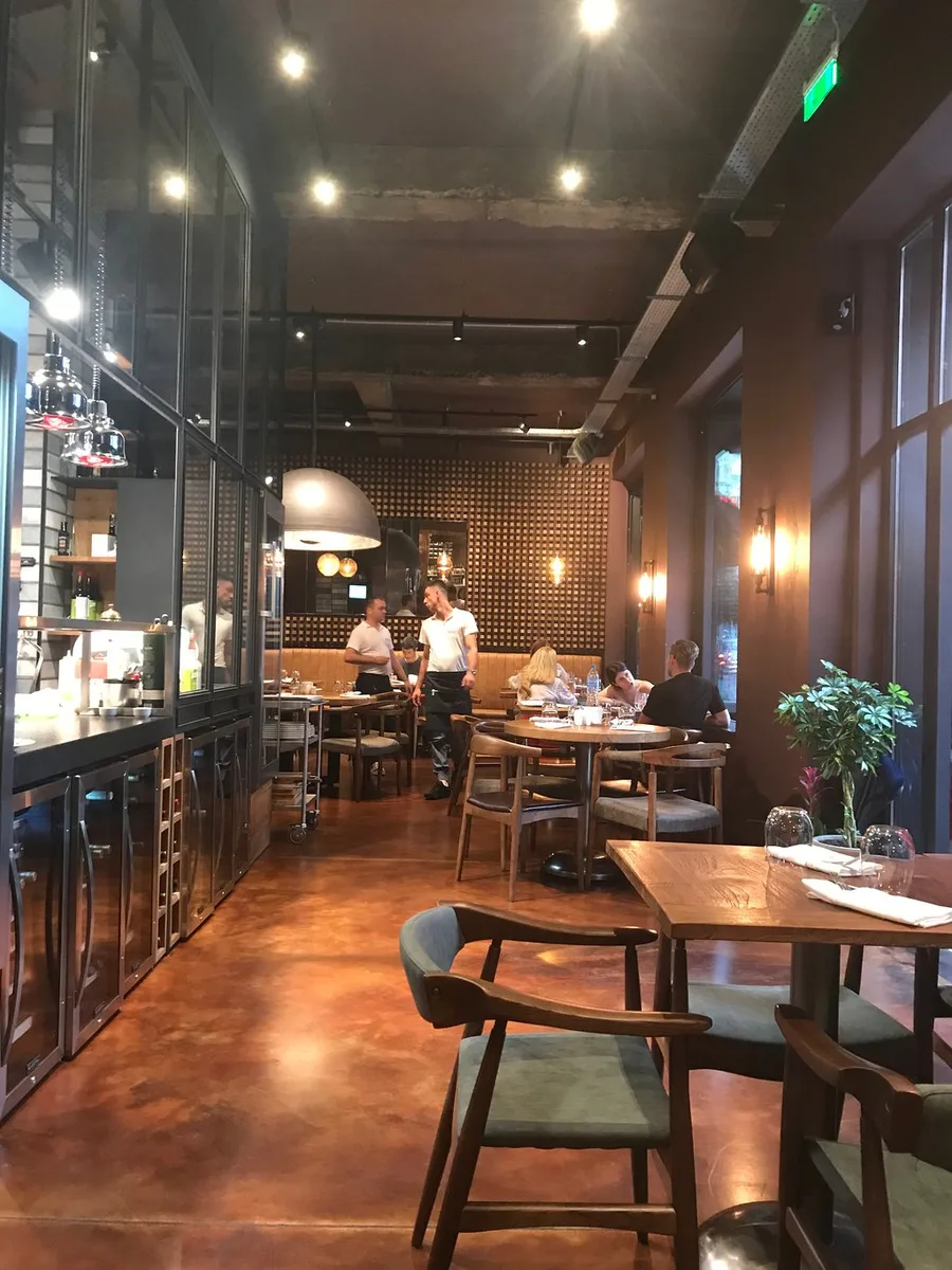 Manzo Restaurant