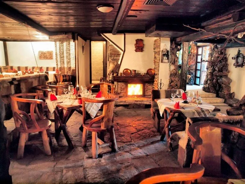 Mehana Momini Dvori