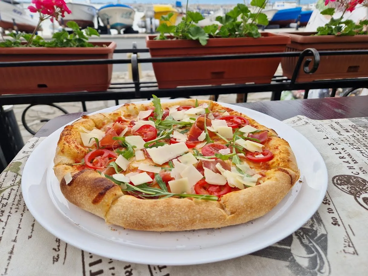 Mena