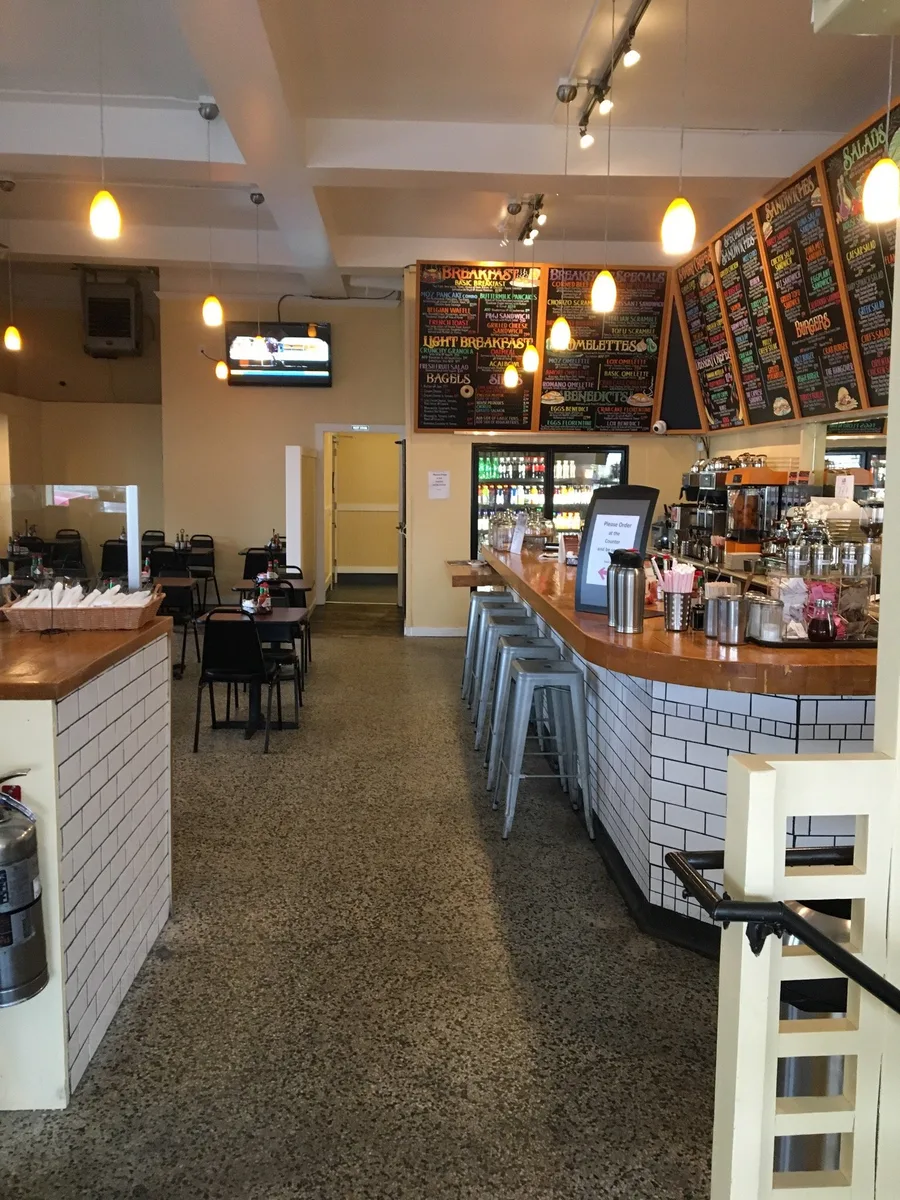 Mo'z Cafe-