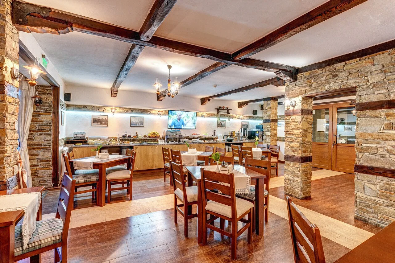 Mountain Lake Restaurant