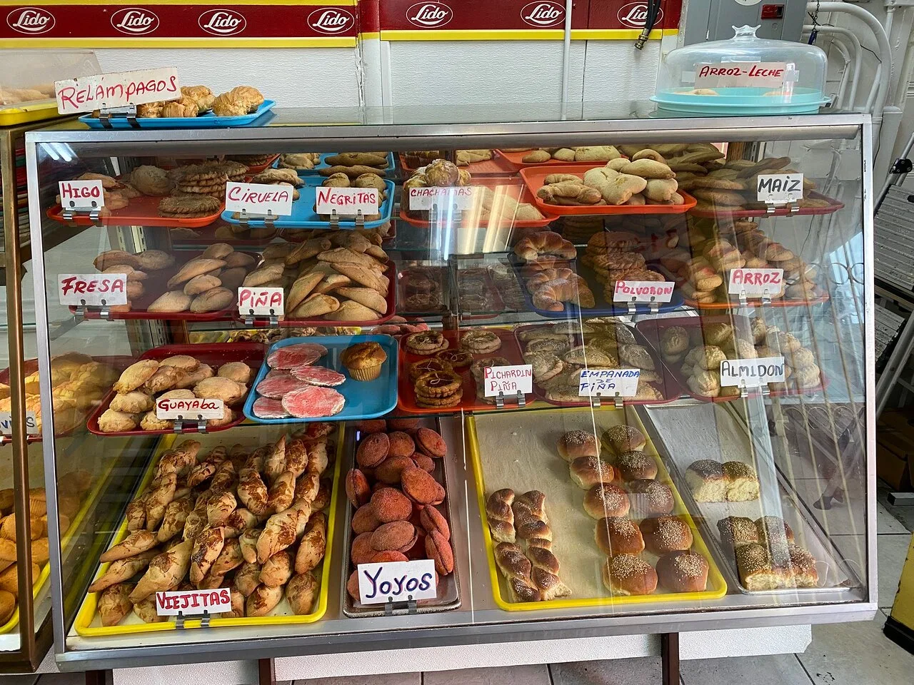 Pan Lido Salvadoreno
