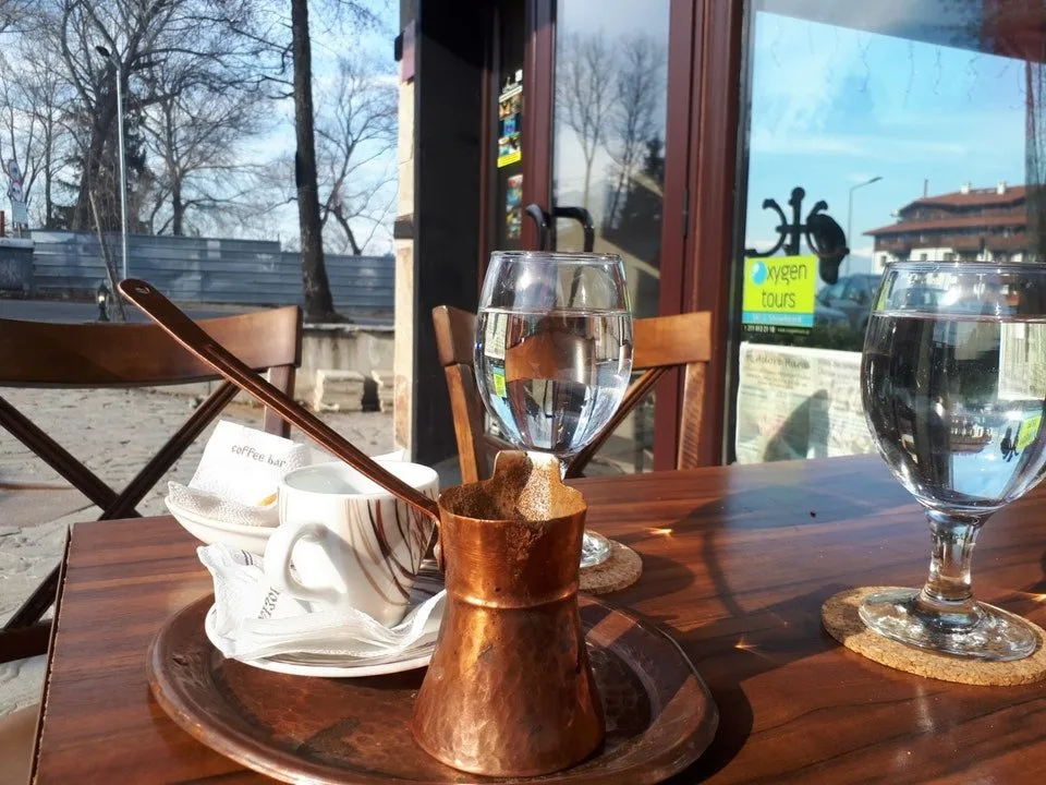 Paradosiako Cafe