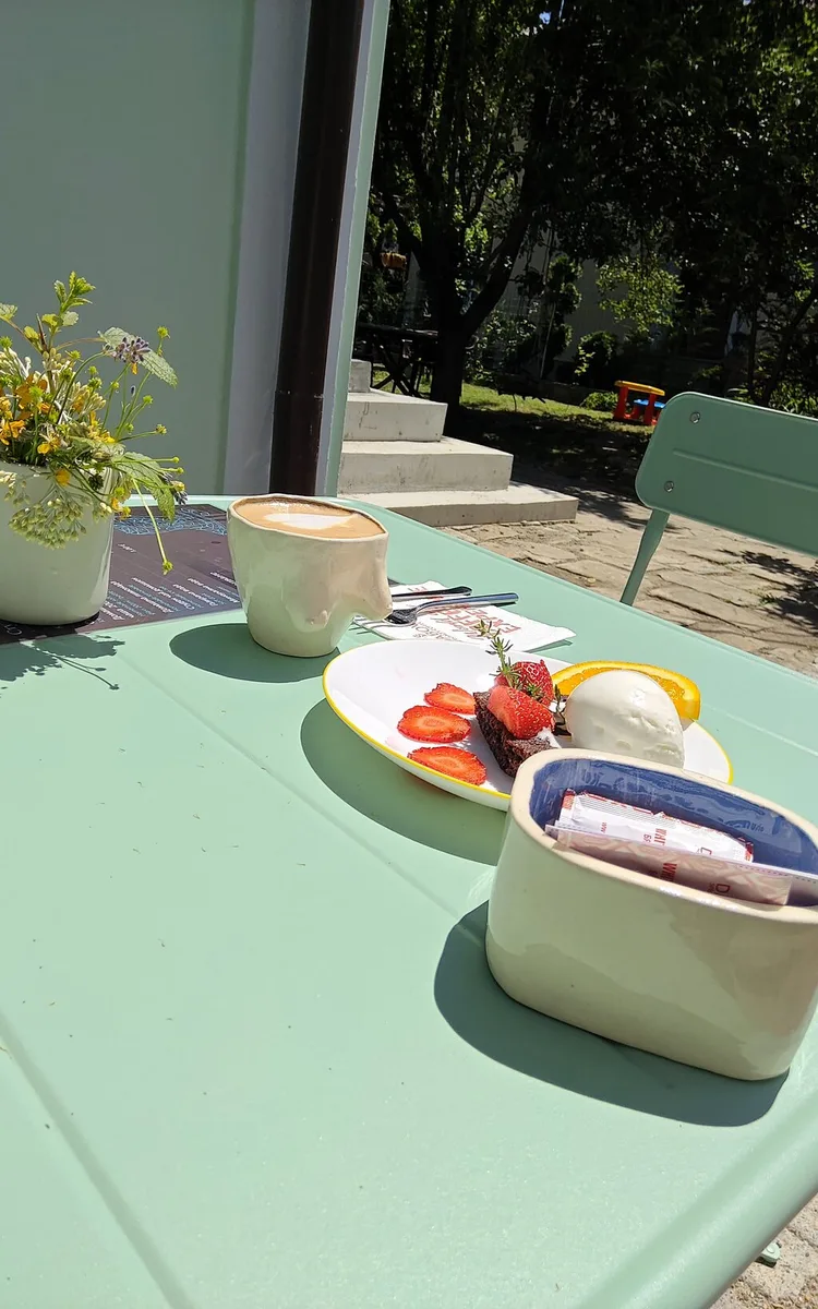 Perfect 4th Cafe