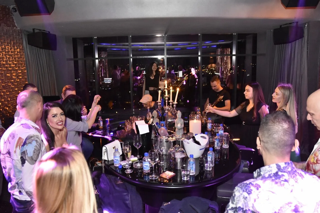 Piano Bar "beli Noshti"