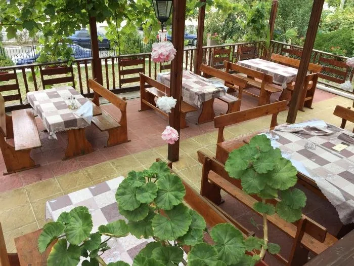 Pizza Terrace Bar & Grill