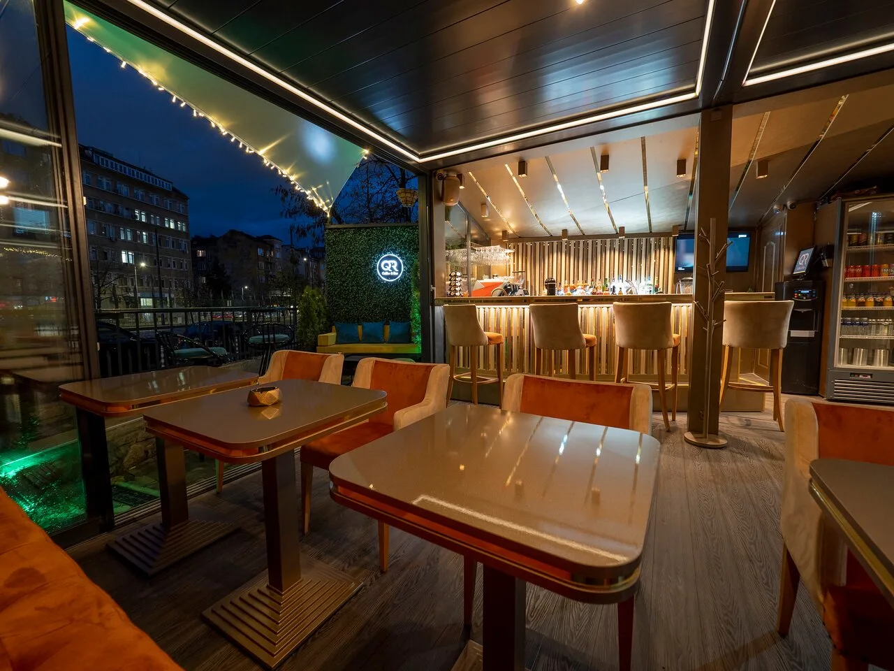 QR Coffee & Bar