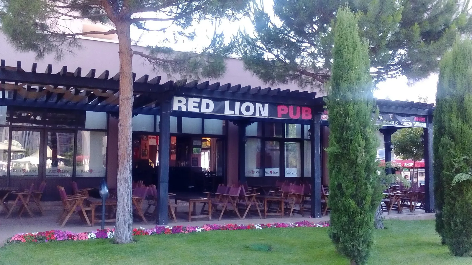 RED LION