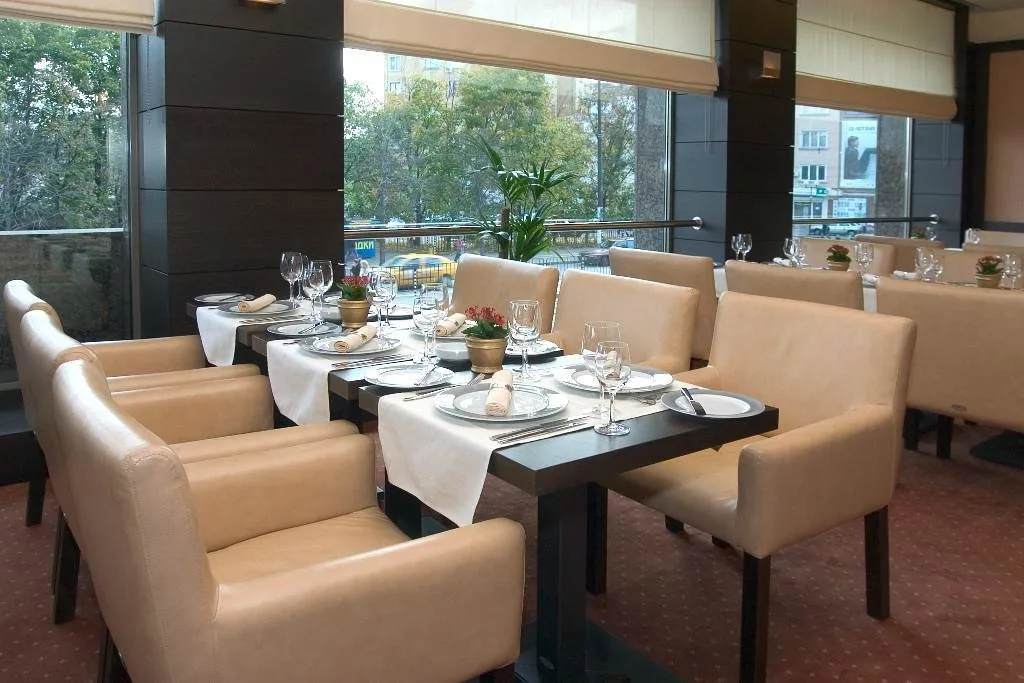 Restaurant 106