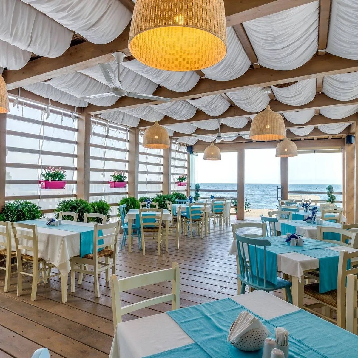 Restaurant Holiday