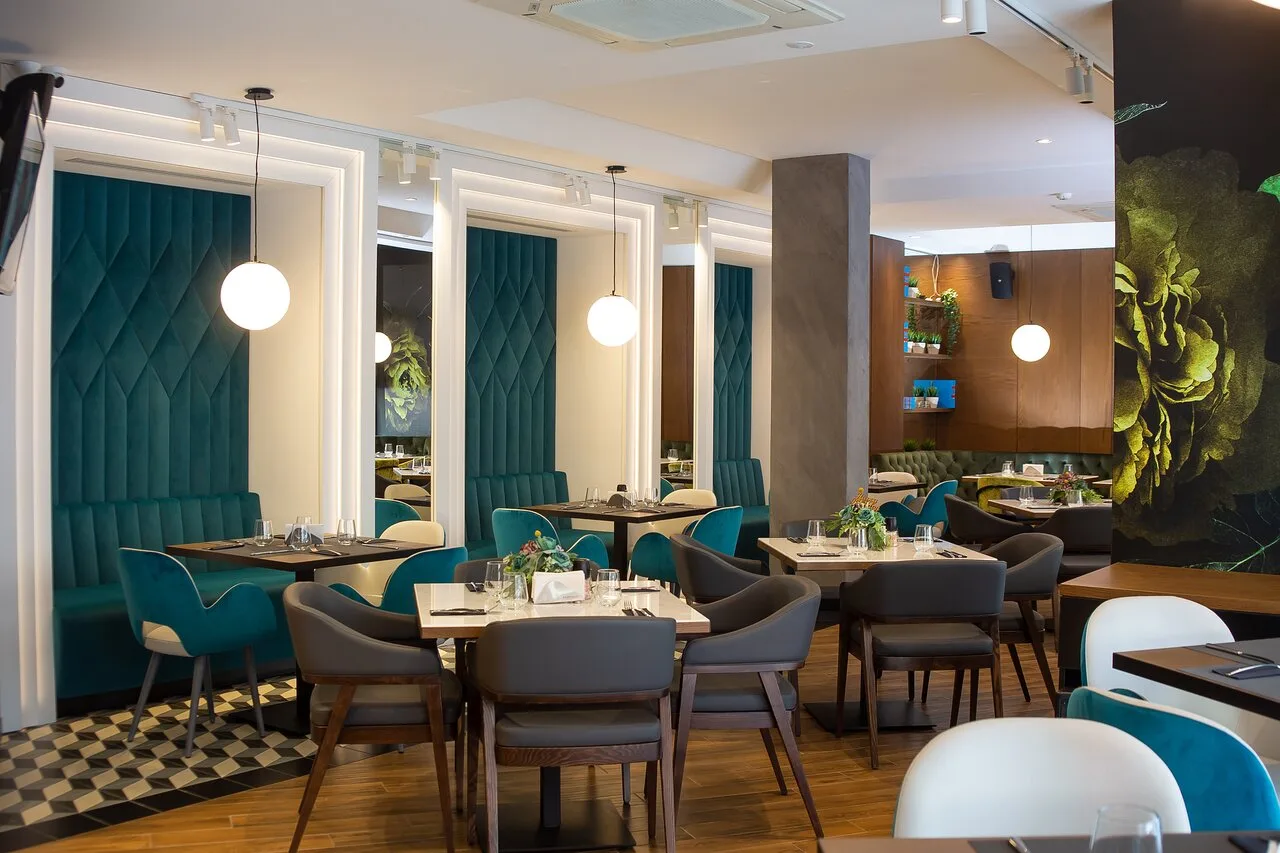 Ton Bonbon Restaurant Riva Center