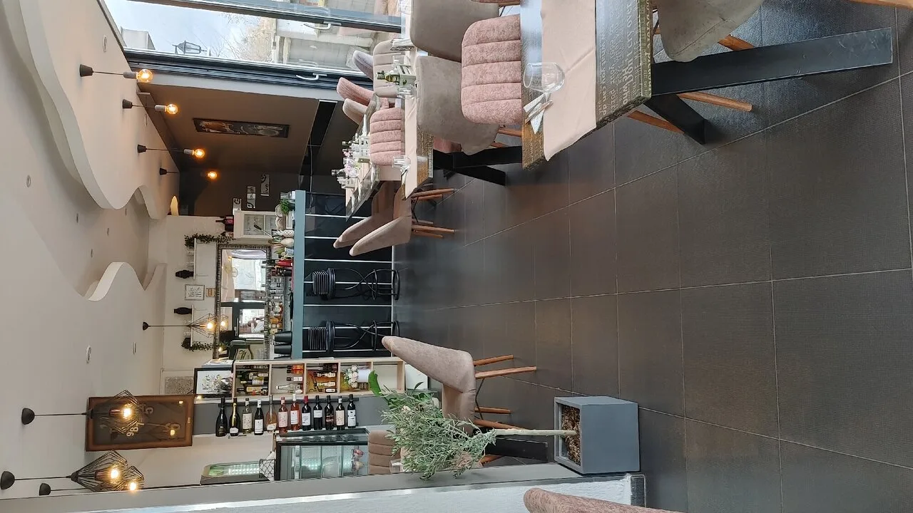 ZEST Restaurant